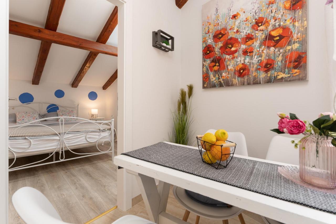 Relax In 2 Bedroom App In Old Town W/Ac And Wifi Rovinj Exteriör bild