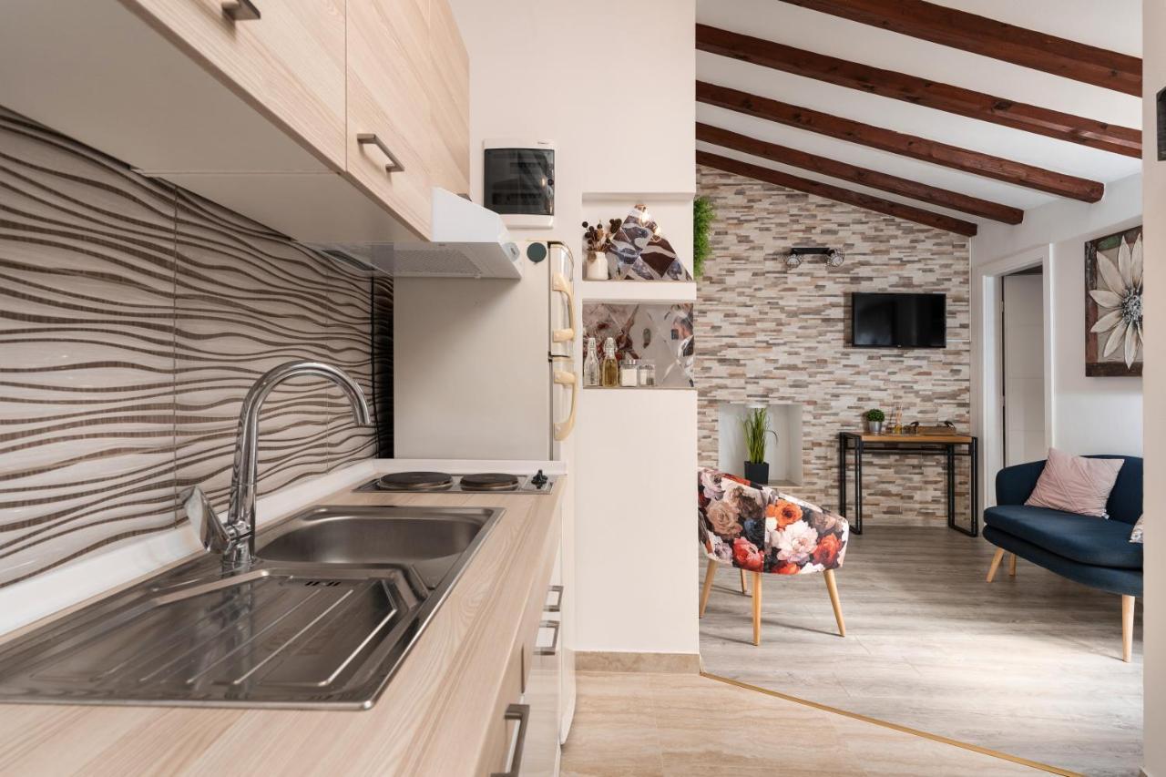 Relax In 2 Bedroom App In Old Town W/Ac And Wifi Rovinj Exteriör bild