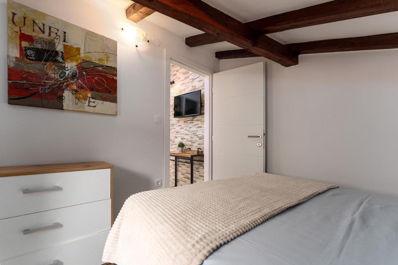 Relax In 2 Bedroom App In Old Town W/Ac And Wifi Rovinj Exteriör bild