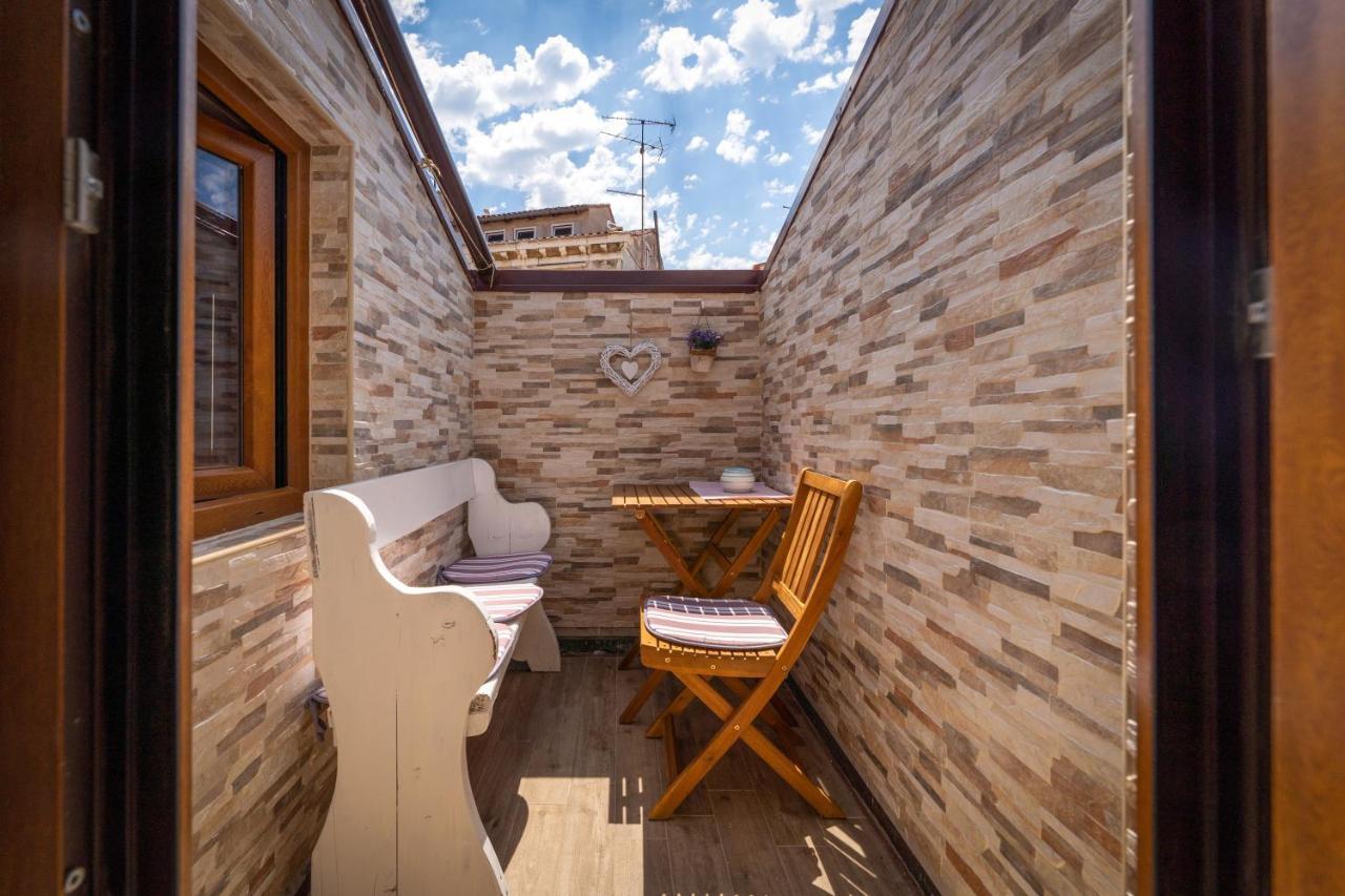 Relax In 2 Bedroom App In Old Town W/Ac And Wifi Rovinj Exteriör bild
